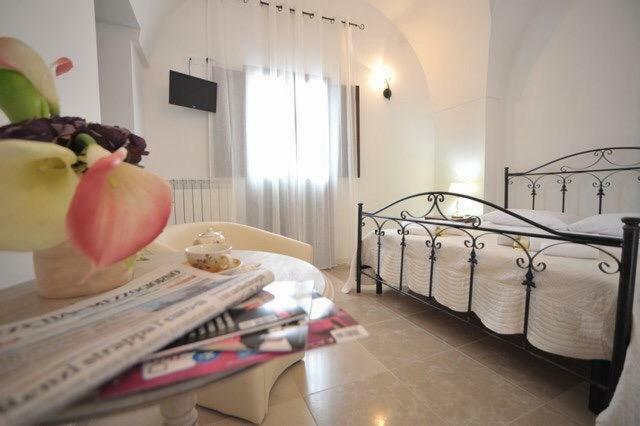 Il Vicoletto Bed & Breakfast Pulsano Bagian luar foto