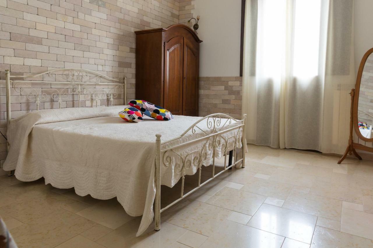 Il Vicoletto Bed & Breakfast Pulsano Bagian luar foto