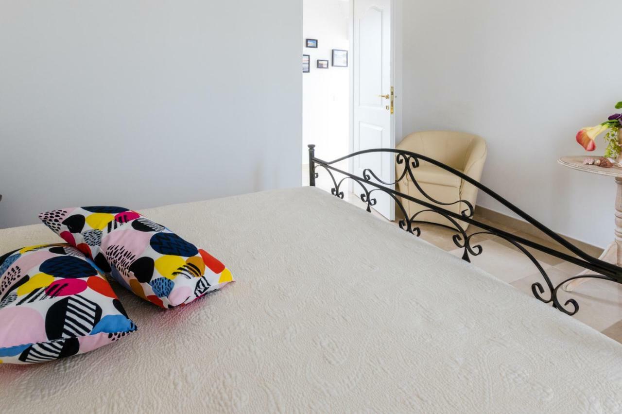 Il Vicoletto Bed & Breakfast Pulsano Bagian luar foto