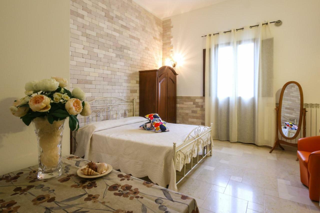 Il Vicoletto Bed & Breakfast Pulsano Bagian luar foto